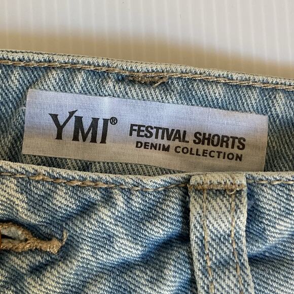 YMI Festival Shorts Women’s Size 7/28 Denim Distressed Cutoff Jean Shorts - Picture 3 of 5